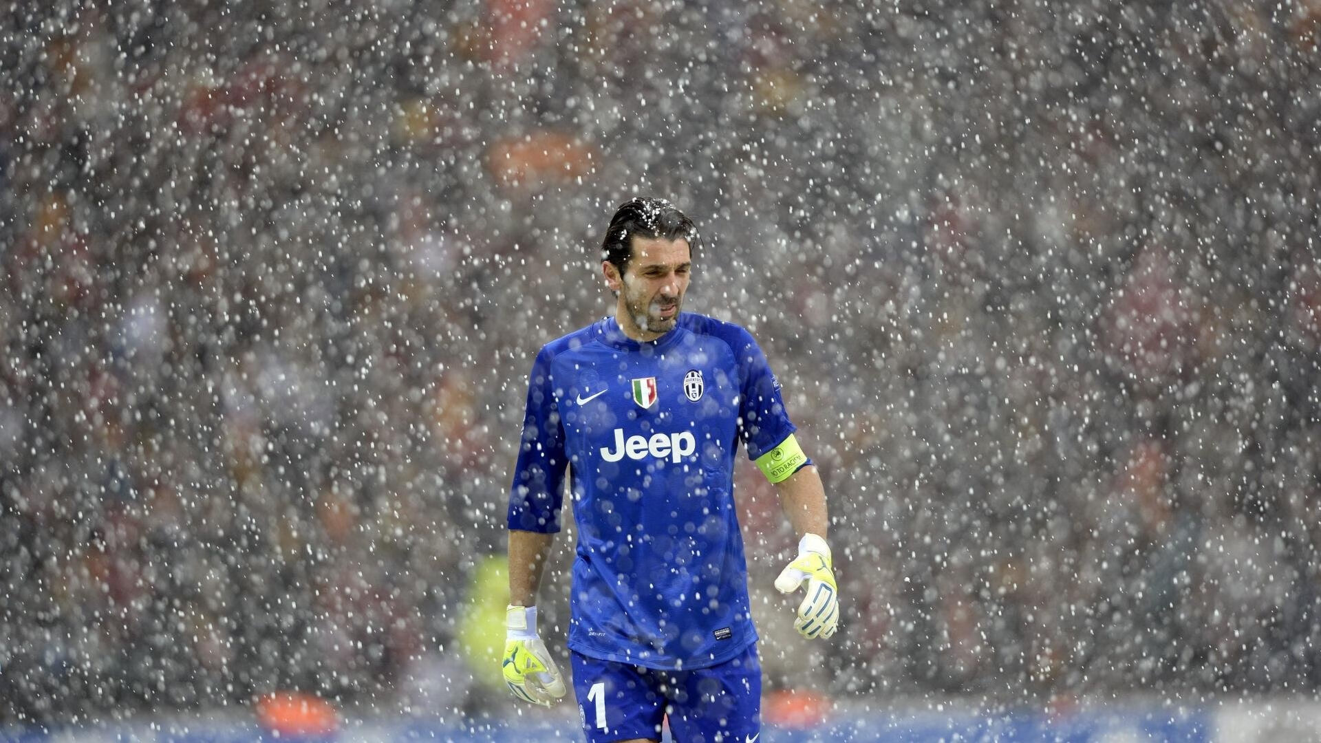 中国速度滑冰队备战冬奥会 新星闪耀国际赛场